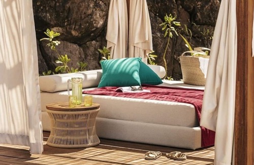 Lo de Marcos Maison | Get Ready for a Blissful Getaway! Outdoor Pools, Beachfront, Free Breakfast!