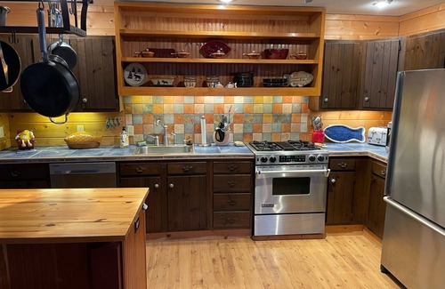 Holcomb Maison | Getaway Cabin on the Rock River, enjoy kayaking, canoeing and fishing