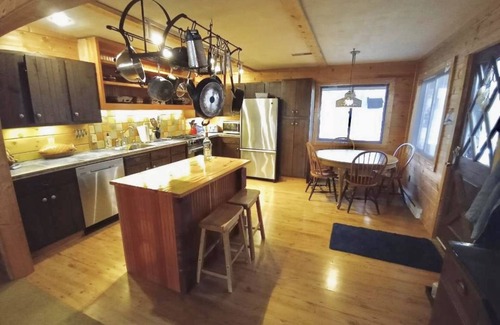 Holcomb Maison | Getaway Cabin on the Rock River, enjoy kayaking, canoeing and fishing