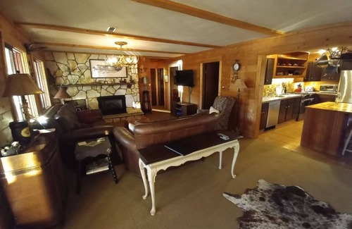 Holcomb Maison | Getaway Cabin on the Rock River, enjoy kayaking, canoeing and fishing