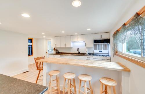 Sodus Point Maison | Getaway in Sodus Point with Private Yard