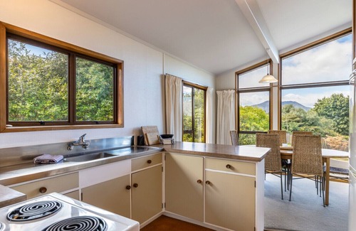 Nukuhau Maison | Getaway on Woodward - Pet Friendly