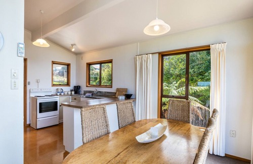 Nukuhau Maison | Getaway on Woodward - Pet Friendly