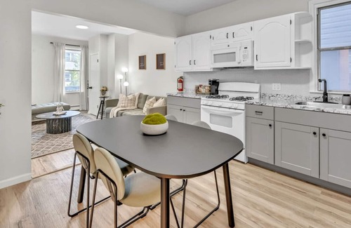 Hackensack River Waterfront Appartement | Getaway Private 2 Bedroom Apt Near NYC