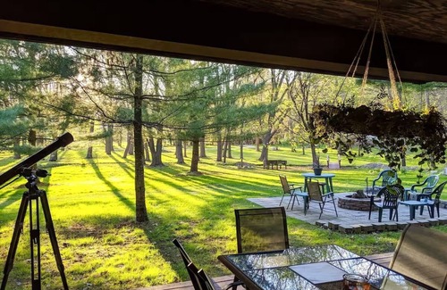 Decorah Cabine | Getaway Suite at Rustic Acres