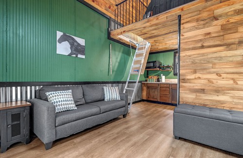 Mineola Cabine | Getaway to the Pines of East Texas - Eagle 2