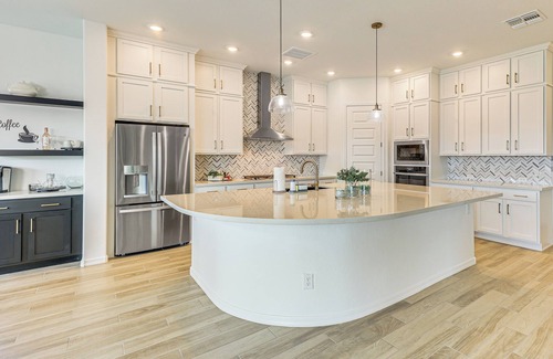 Avondale Maison | Getaway w/ Fenced Yard: 4 Mi to Phoenix Raceway
