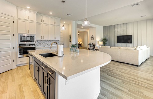 Avondale Maison | Getaway w/ Fenced Yard: 4 Mi to Phoenix Raceway