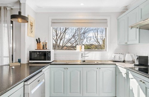 Robertson Maison | Getawayz NSW - The Robbo House. Classic Southern Highlands Charm in the Heart of Robertson