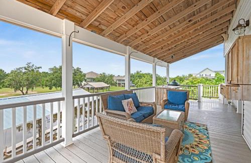 Shoreline Park Maison | Getting Nauti at the Bay
