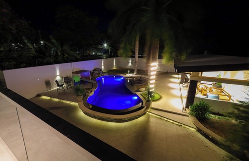 Liberia Maison | Gey Tropical House