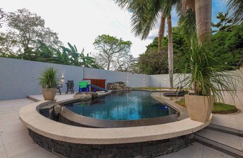 Liberia Maison | Gey Tropical House