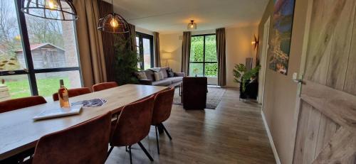 Ewijk Maison | Gezellig 6pers Familiehuis grote tuin met BBQ aan meer Gelderland