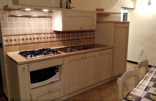 Civezza Appartement | Ggroße Ferienwohnung mit Terrasse, Laden und Restaurant Fußläufig