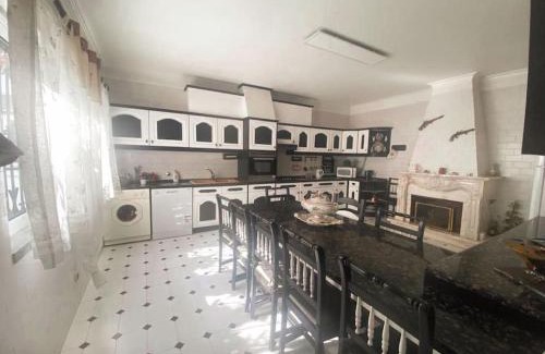 Odivelas Maison | GH Odivelas - Quartos em Casa com Bilhar!