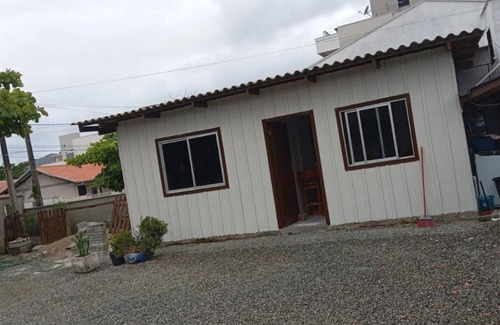 Gravata Maison | Gi's Holiday Home in Gravatá, 500m from the beach in Navegantes-SC