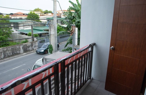 Imus Appartement | Gibbz Apartelle (Unit 204)