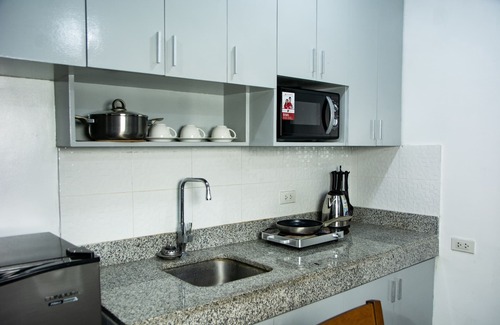 Imus Copropriété | Gibbz Apartelle (Unit 205)