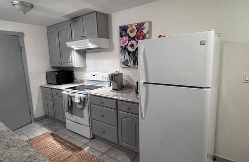 Gig Harbor Maison | Gig Harbor Cozy Get Away, Bring Fido - Park like Backyard