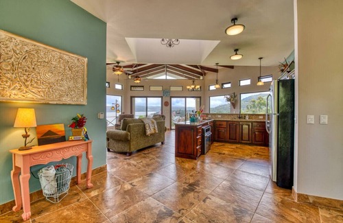 Tronadora Appartement | Imagine sipping your morning coffee as the sun begins to rise just over Vulcan Arenal
