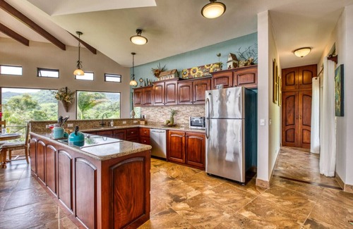 Tronadora Appartement | Imagine sipping your morning coffee as the sun begins to rise just over Vulcan Arenal