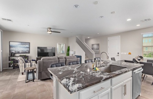 Gilbert Maison | Gilbert Haven: A Family Delight in Enchanting Community