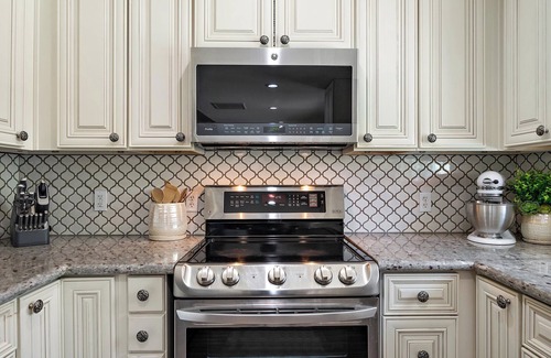 Gilbert Maison | Gilbert Home, à pied du centre-ville, restaurants, vie nocturne 10+ location!