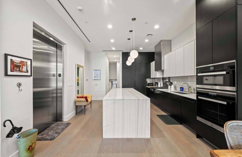 SoHo Appartement | Gilded Loft by Rove Travel | 2BR Vibrant Loft