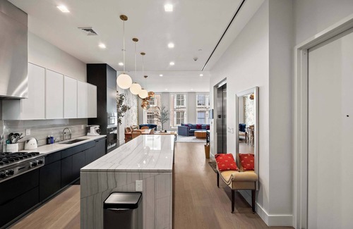 SoHo Appartement | Gilded Loft by Rove Travel | 2BR Vibrant Loft