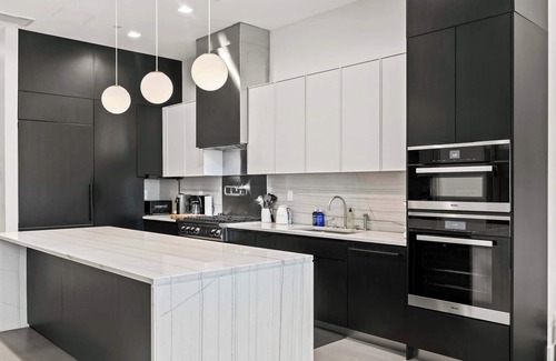 SoHo Appartement | Gilded Loft by Rove Travel | 2BR Vibrant Loft