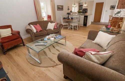 Helston Maison | Gilly Skyber