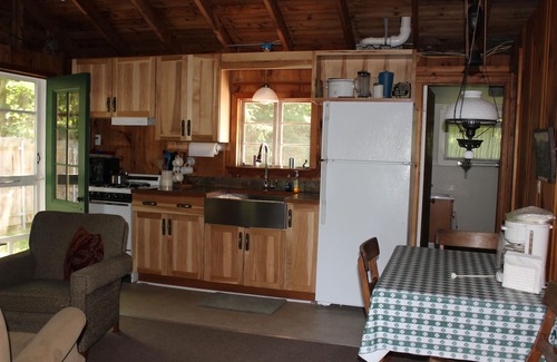 Gilmanton IW Cottage | Gîte Gilmanton - 200 pieds de façade sur l'eau sur Crystal Lake,
