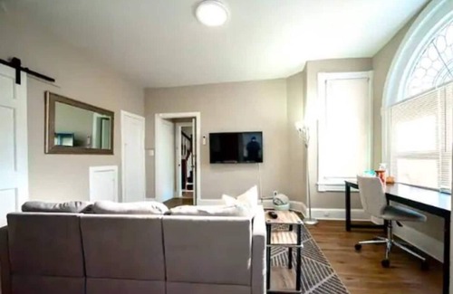 Wilmington Appartement | Gilpin Grand - Renovated space in Trolley Square by RedAwning