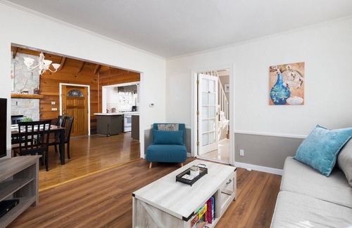 Twin Peaks Maison | Gingerbread Gardens-Relax|Inspire|Create|Privacy