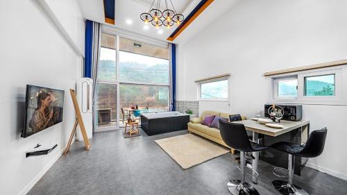 Sinbuk-myeon Maison | Gipei Wool Story Pension