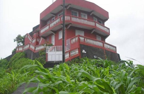 Mosteiros Maison | Gira Lua