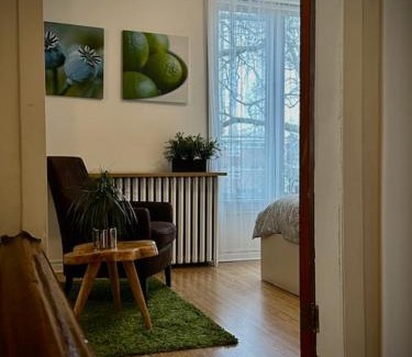 Christie Pits Appartement | Girls Night Out