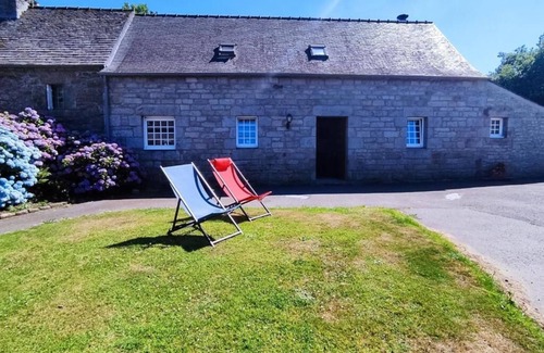 Saint-Thegonnec Loc-Eguiner Maison | Gite 7 personnes et 3 chambres à la campagne au calme avec WiFi Fibre