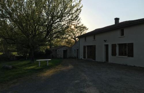 La Chapelle Bertrand Maison | Gite à la ferme Les places