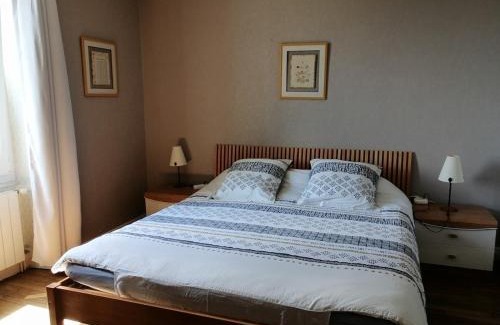 Saint-Jory-de-Chalais Maison | Gite à la ferme