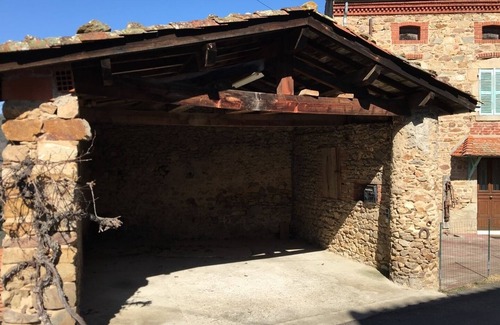Saint-Jean-Saint-Gervais Maison | gîte 100 m2 avec terrain clos, ballades à partir du hameau secteur Issoire