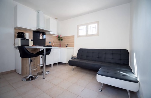 Le Cres Maison | Gite Les Roseaux 2 personnes avec piscine et WIFI près de Montpellier