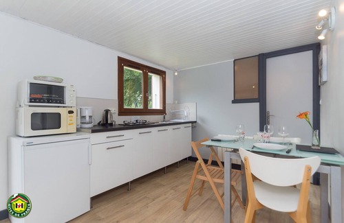 Brie-et-Angonnes Cottage | Gîte 25 m2 en duplex, en rez de jardin, dans un bâtiment autonome.