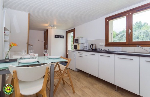 Brie-et-Angonnes Cottage | Gîte 25 m2 en duplex, en rez de jardin, dans un bâtiment autonome.