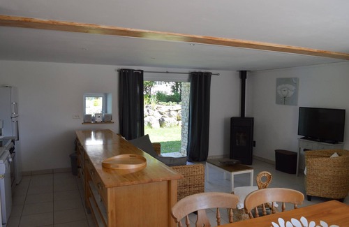 Saint-Pierre-d'Amilly Maison | Gite Le Mignon for 5 people in a complex of 6 gites with swimming pool.