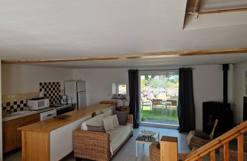 Saint-Pierre-d'Amilly Maison | Gite Le Mignon for 5 people in a complex of 6 gites with swimming pool.