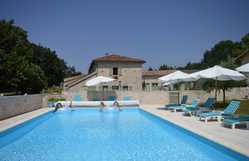 Saint-Pierre-d'Amilly Maison | Gite 3: Hollyhocks for 2 people in an area of 6 gîtes