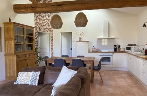 Civrac-de-Blaye Maison | Gîte à 30 mn de Bordeaux, au sein d'un parc arboré et piscine