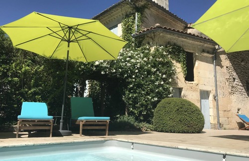Civrac-de-Blaye Maison | Gîte à 30 mn de Bordeaux, au sein d'un parc arboré et piscine