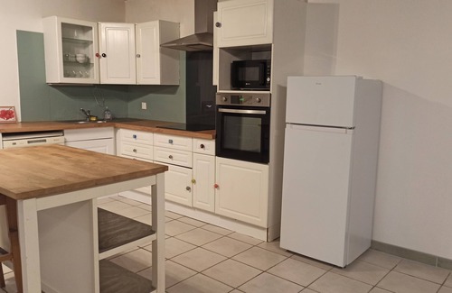 Puybrun Maison | Gite 4 personnes/2 chambres/Terrasse - proximité Dordogne et sites touristiques